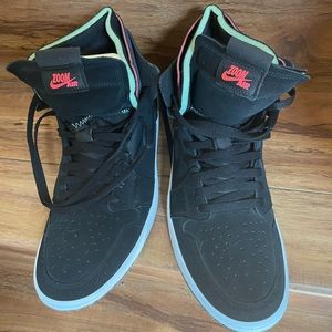 Nike men’s size 11.5 sneakers.